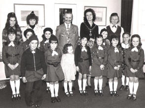 09/04/78 : Meeting with Toc H 2nd Newport Brownies in Mayor's Parlour